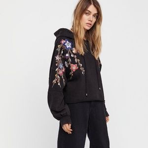 She's A Lovely Pullover